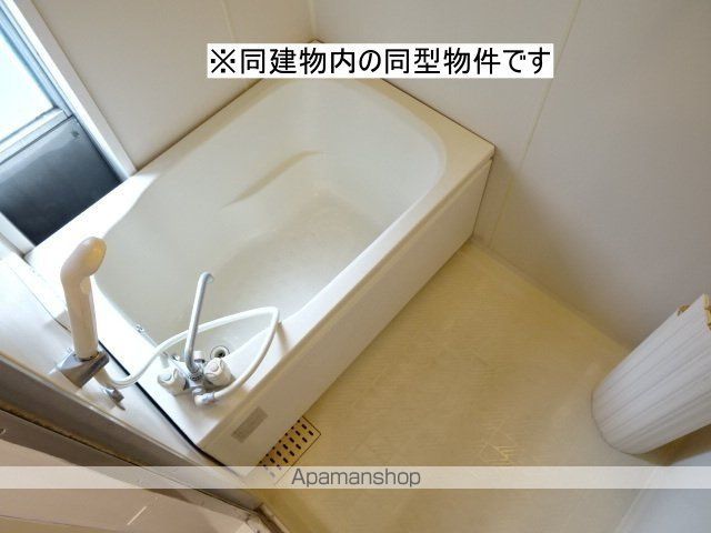 ＪＲ東海道本線 浜松駅 バス乗車時間：15分 最寄りバス停で下車 徒歩1分 3階建 築38年の風呂写真