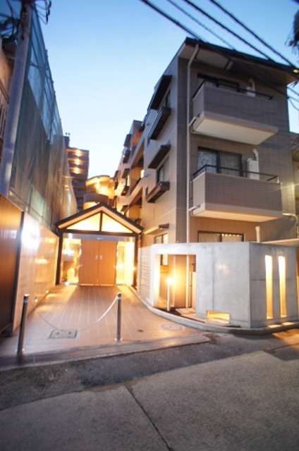 建物外観　しっかりとした鉄筋コンクリート造マンションです♪