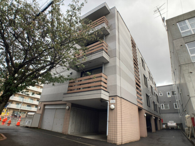 建物外観　札幌市中央区南５条西「アビタ円山」