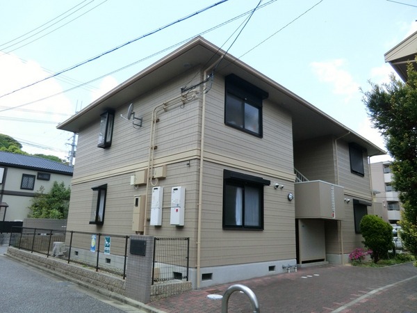 建物外観　住居者用のごみ置き場があります！