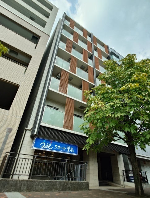 建物外観　外観タイル張りです