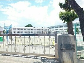 小学校　松林小学校（小学校）まで270m