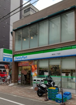 コンビニ　ファミリーマート 博労町一丁目店（コンビニ）まで124m