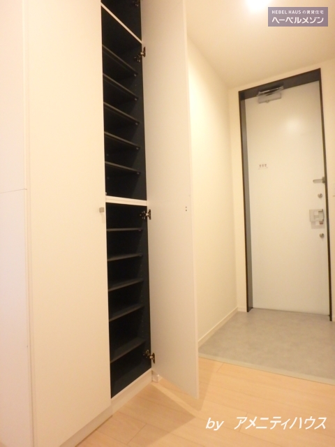 玄関　[参考]同建築会社ヘーベルメゾン施工例（現況優先）