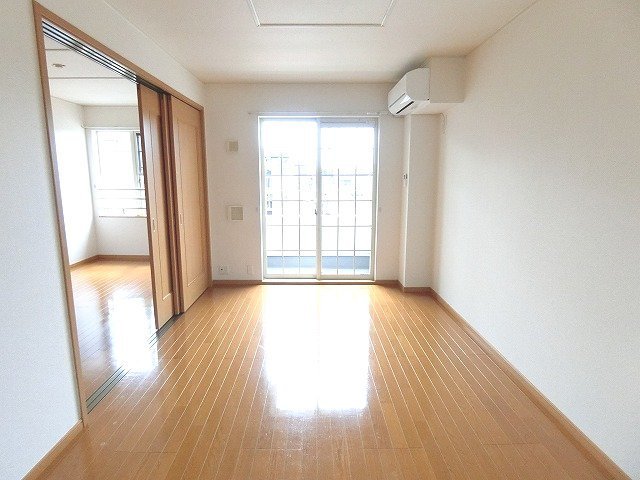 居室・リビング　ゆったりとした居間です