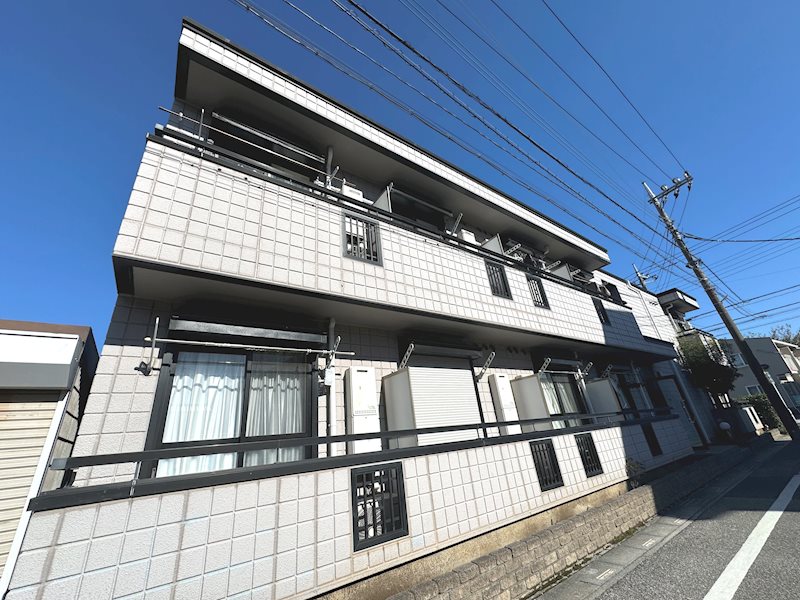 建物外観　蕨駅徒歩１０分（８００ｍ）