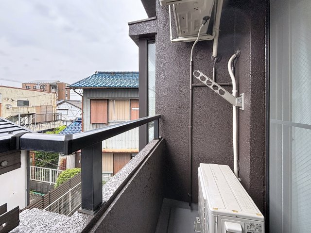 バルコニー　掲載写真は同型の左右反転の部屋を掲載しております。仕様等が異