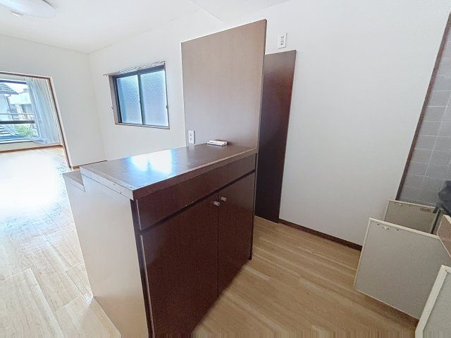 その他設備　掲載写真は同型の左右反転の部屋を掲載しております。仕様等が異