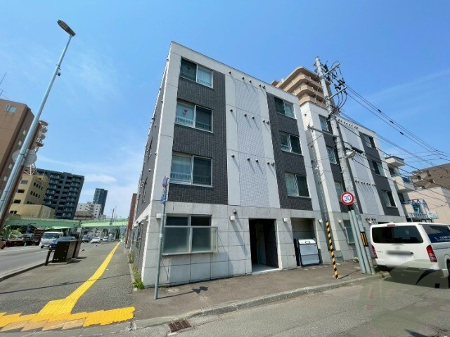 建物外観　札幌市中央区北一条東「カサパラシオン北１条」