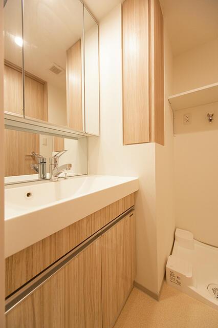 洗面設備　※写真は同タイプ住戸です。