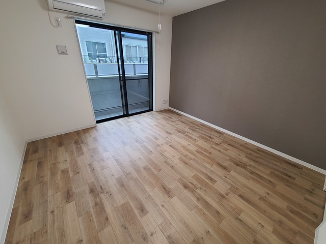 居室・リビング　光の差し込む明るいお部屋です