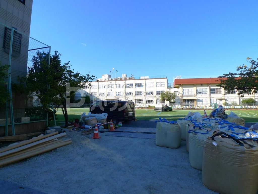 小学校　足立区立寺地小学校（小学校）まで540m