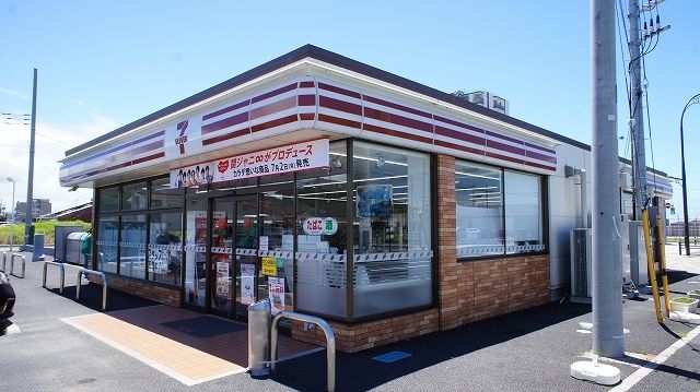 コンビニ　セブンイレブン袖ヶ浦駅北口店（コンビニ）まで700m