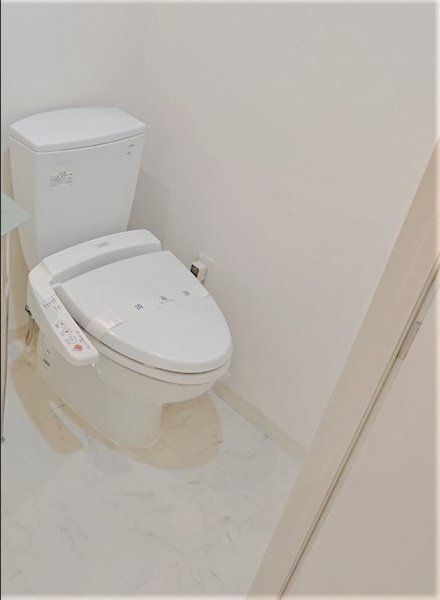 トイレ　※同タイプの別のお部屋です。