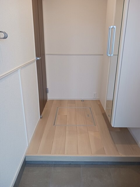 玄関　図面と現状に相違がある場合には現状を優先