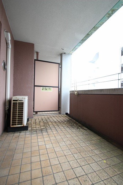 バルコニー　別号室の写真です（反転）