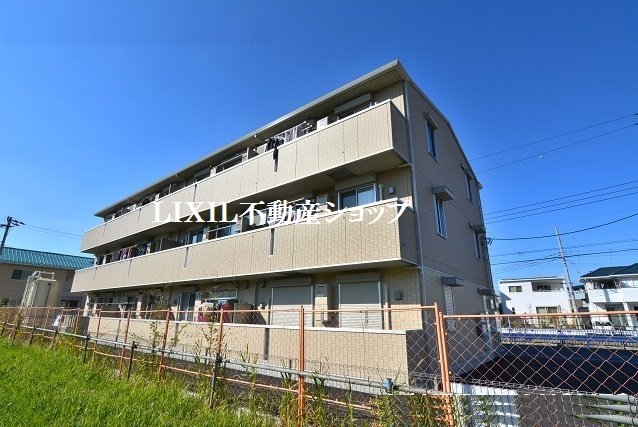建物外観　吉川市のお住まい探しなら、当社にお任せください。
