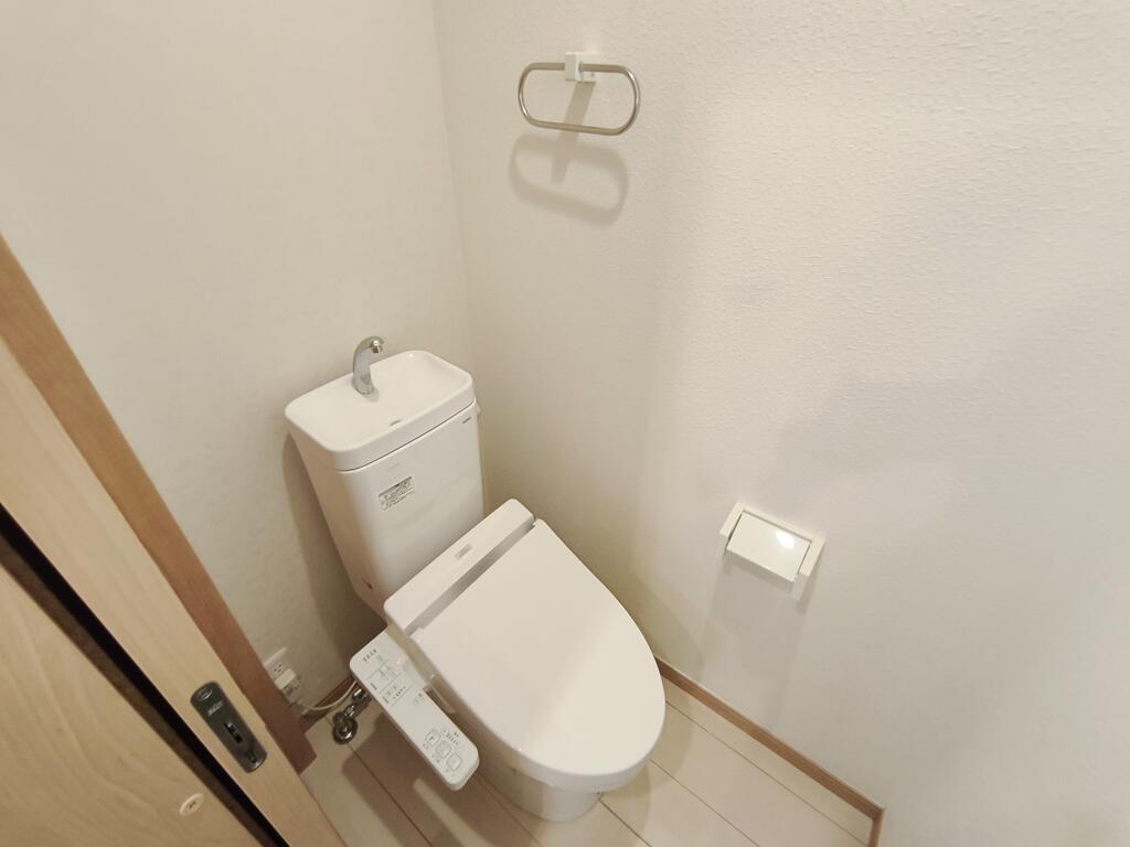 トイレ　工事前の写真です