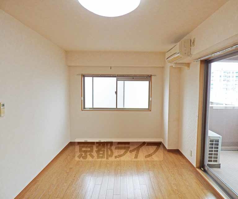 居室・リビング　広いお部屋です。