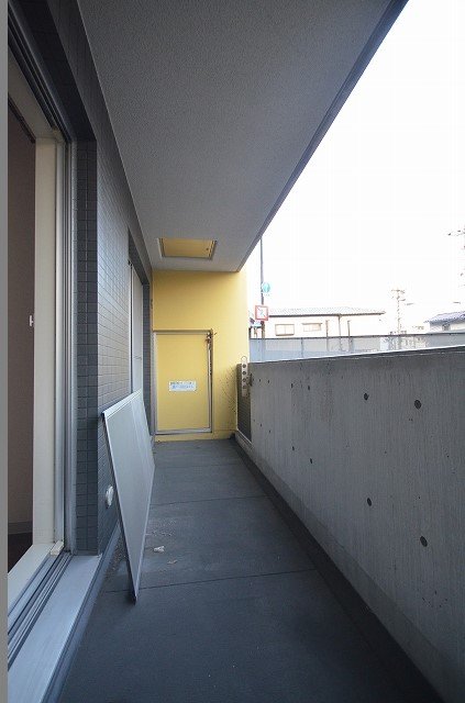 バルコニー　写真は別号室のものです。