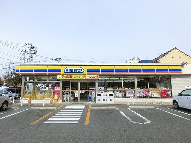 コンビニ　ミニストップ前橋交通公園前店（コンビニ）まで450m