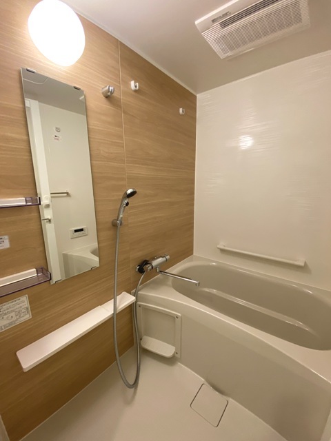 バス・シャワールーム　※写真は同タイプ住戸です。