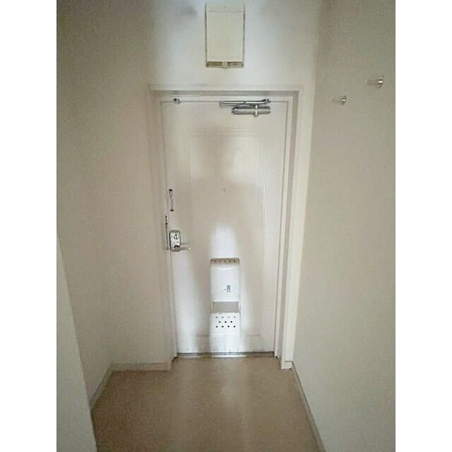 多摩ニュータウンブランニュー別所8の玄関写真