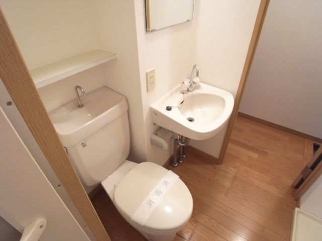 エステート・モア・赤坂のトイレ写真