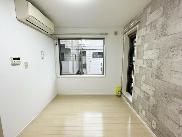 京成本線 町屋駅 徒歩2分 3階建 築20年の居間写真