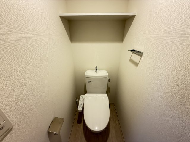 地下鉄中央線 九条駅 徒歩7分 15階建 築1年のトイレ写真