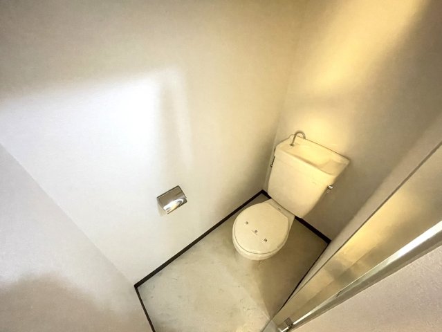 地下鉄御堂筋線 あびこ駅 徒歩2分 5階建 築34年のトイレ写真