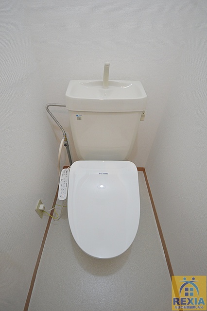 ＪＲ京葉線 稲毛海岸駅 徒歩11分 7階建 築28年のトイレ写真