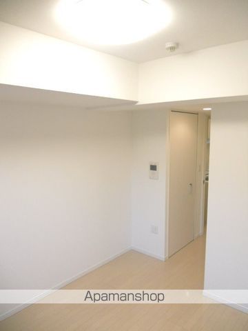 ＪＲ中央線 高円寺駅 徒歩12分 8階建 築18年の居間写真