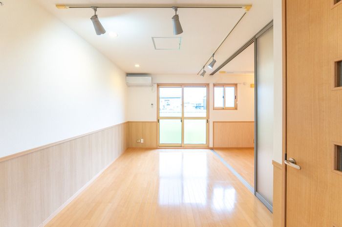 富山市 2階建 築21年の居間写真