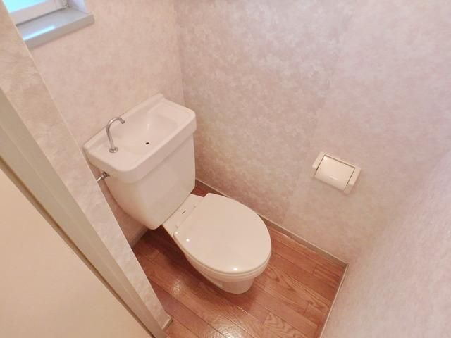 トイレ　★窓付きトイレ★