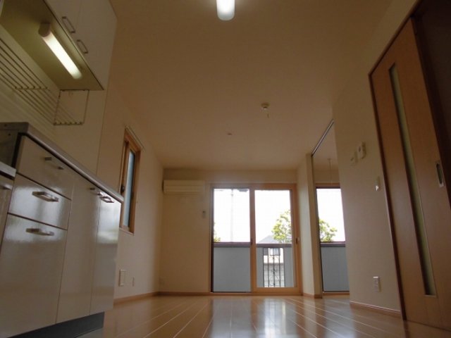 パークハイム興宮の居間写真