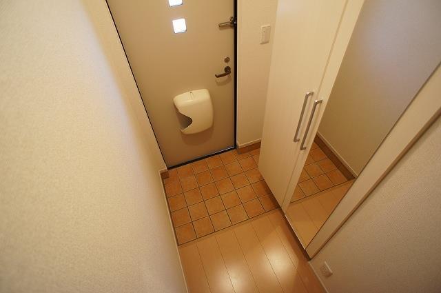 ジュネス新木の玄関写真