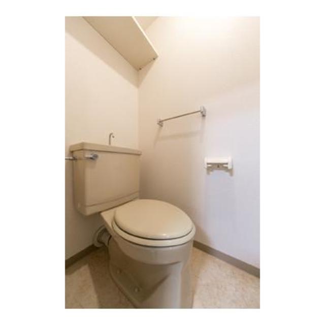 トイレ　※写真は同タイプ住戸です。