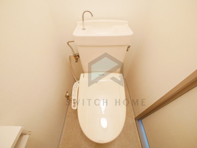近鉄大阪線 今里駅 徒歩7分 6階建 築39年のトイレ写真