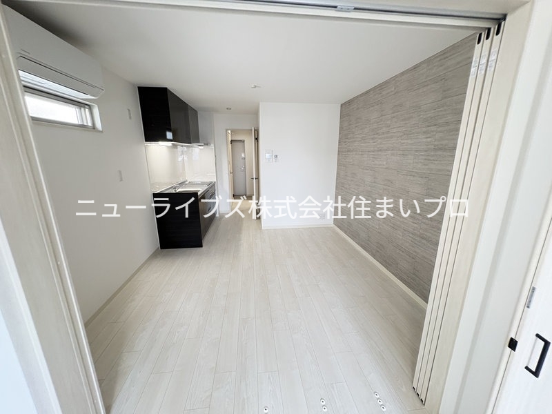 フォレストクリエオーレ城垣町壱番館の居間写真