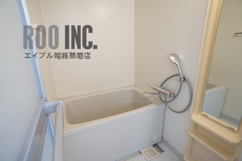 バス・シャワールーム　写真は反転のお部屋です