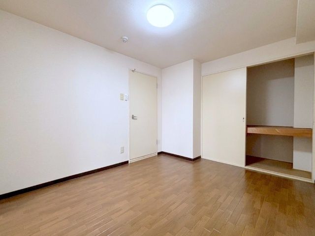 その他　※写真は別号室です。