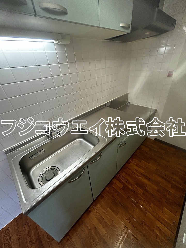 都営大江戸線 落合南長崎駅 徒歩1分 6階建 築20年のキッチン写真