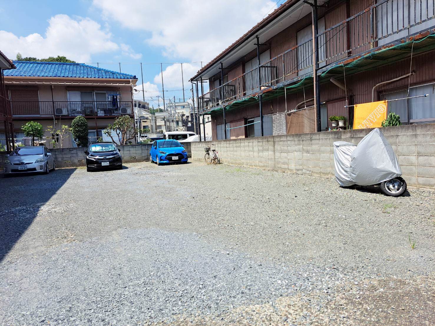 駐車場　敷地内駐車場☆バイクも置けます♪