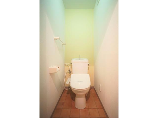 トイレ　温水洗浄便座付き