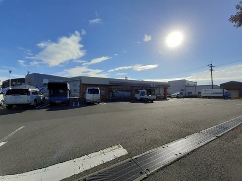 コンビニ　セブンイレブン 高知萩町店（コンビニ）まで526m