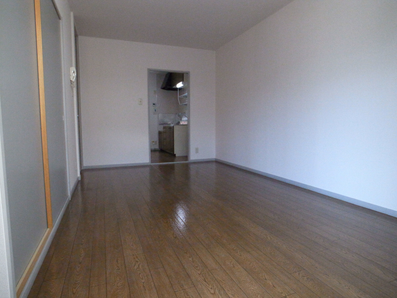 居室・リビング　明るいリビング