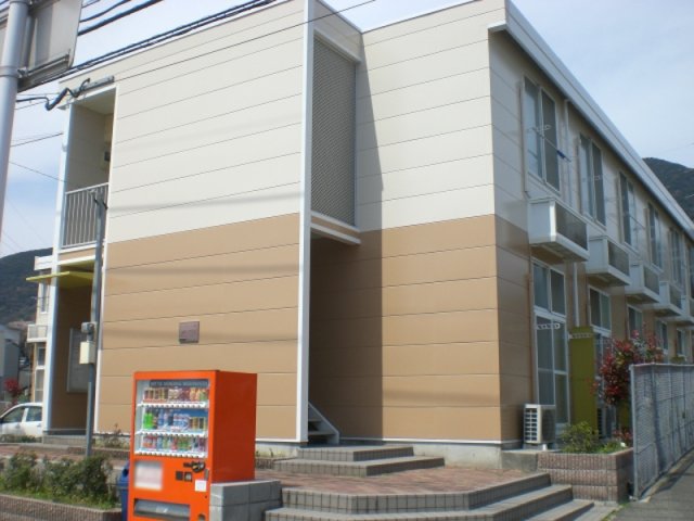 北九州市小倉南区葛原本町のアパートの建物外観