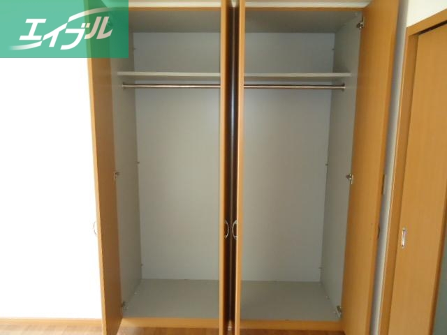 収納　南東洋室クローゼット