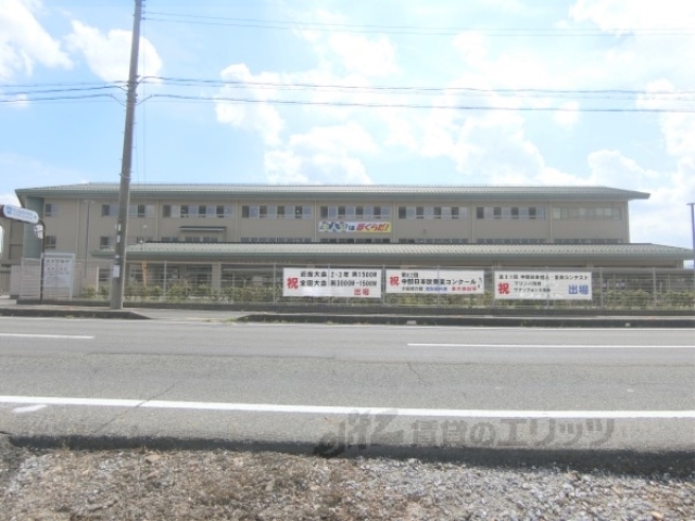 【東近江市中野町のアパートの中学校】